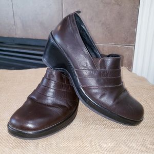DANSKO BROWN SLIP ON HEEL LOAFERS CLOGS